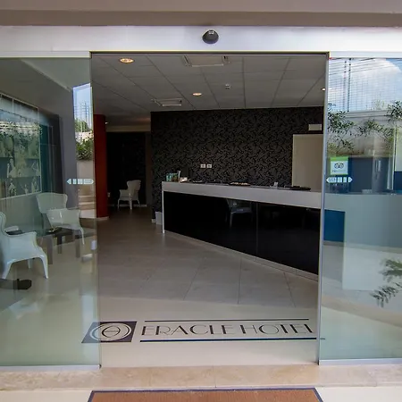 ホテル Eracle ヴォッラ